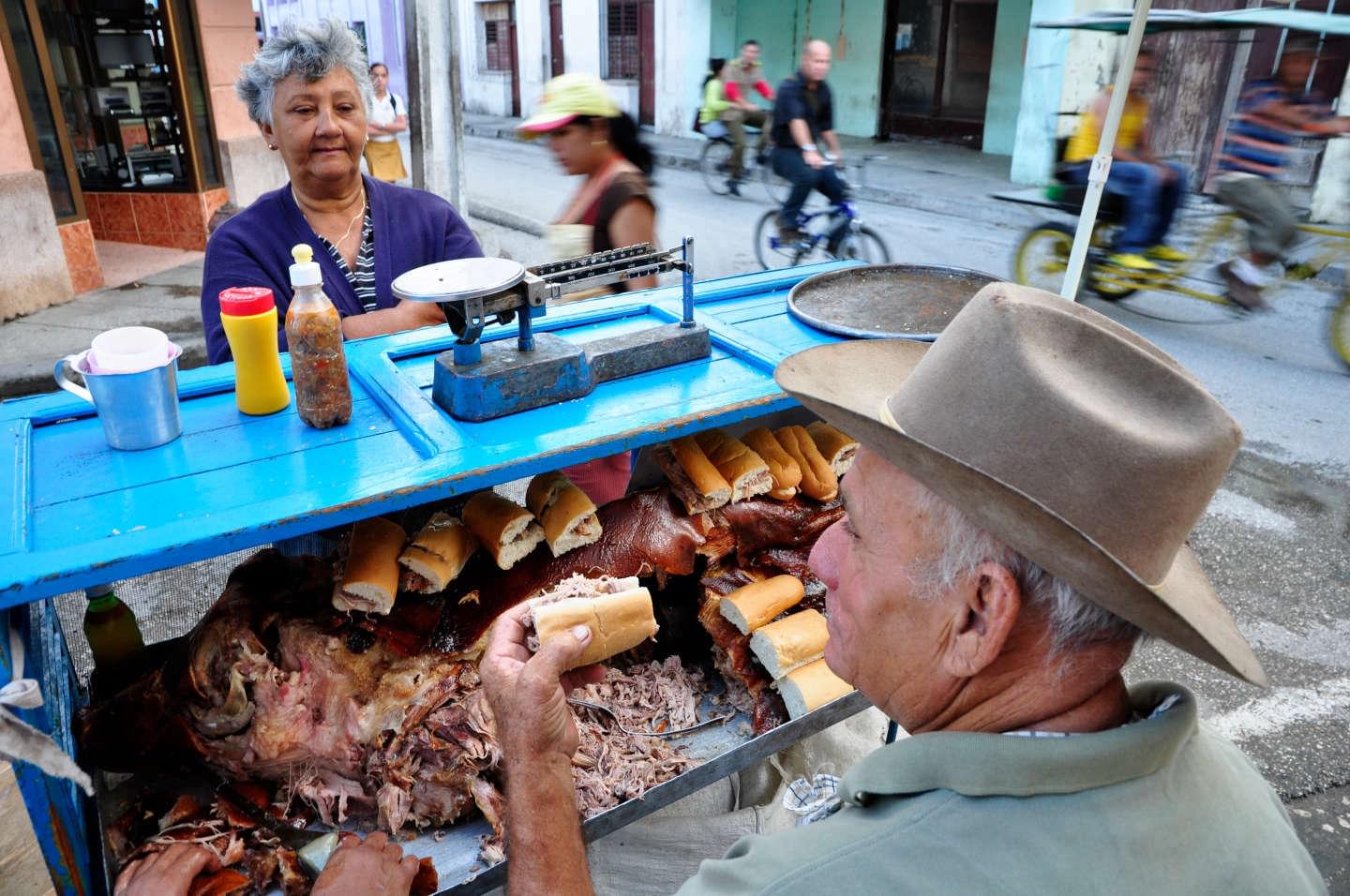 Реальное время куба. Кубинская уличная еда. Кубинский стрит фуд. Стрит фуд на Кубе. Куба сейчас.